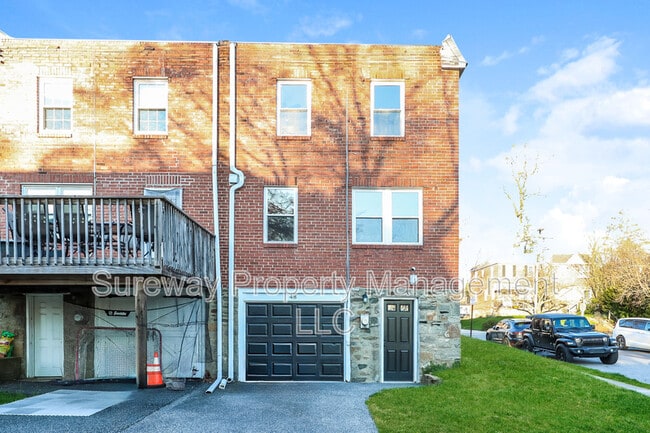 Building Photo - 48 Greenhill Rd