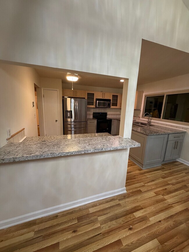 Building Photo - 7312 Barcliff Dr