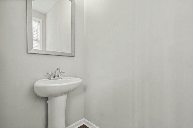 Building Photo - 772 Aerial Way