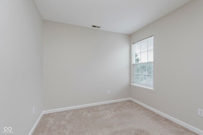 Building Photo - 1876 Misty Lake Dr
