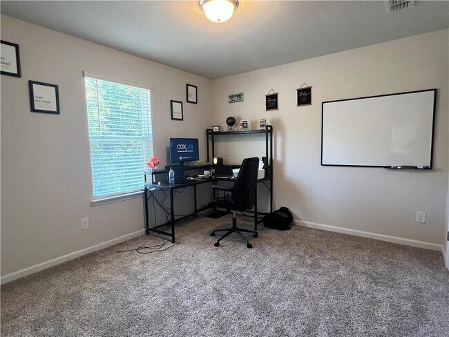 Building Photo - 242 Wells Cir