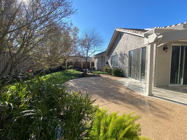 Building Photo - Private and Sizable 4BD/3BA Single Story Home in Livermore South, Easy Commute to 580 & 84!