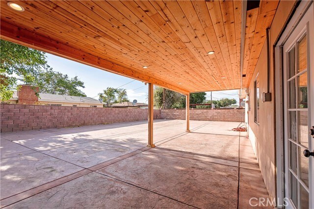 Building Photo - 43617 Fern Ave