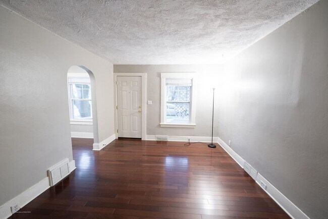 Building Photo - 820 Comfort St