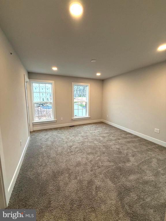 Building Photo - 4133 Ridgeview Ave