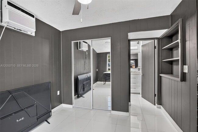 Building Photo - 2331 Flamingo Dr