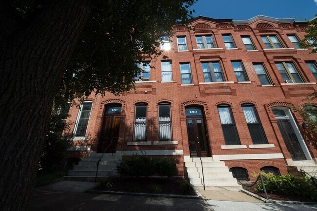 Primary Photo - 1709 Bolton St