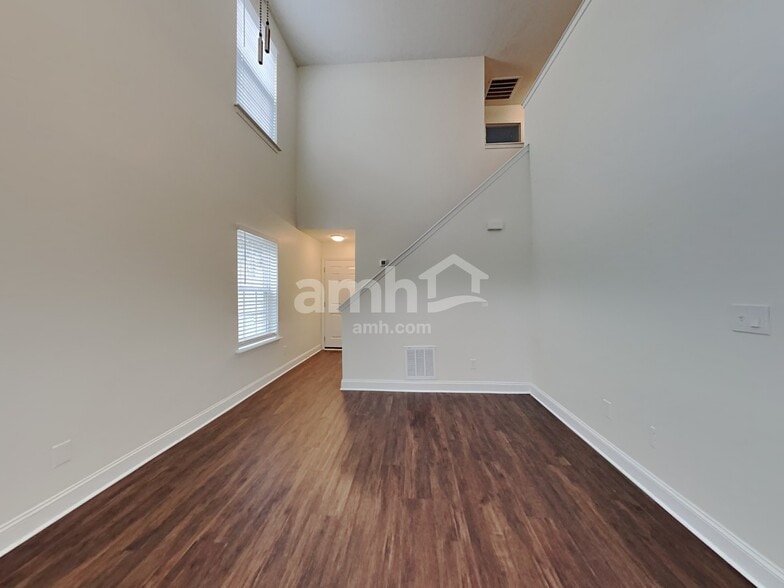 Building Photo - 3112 Teton Dr