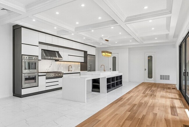 Building Photo - 20 Amberwood Dr