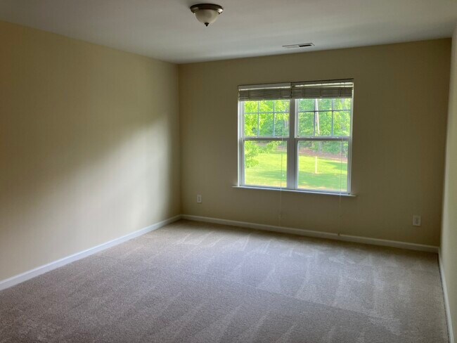 Building Photo - 216 Hammond Wood Pl