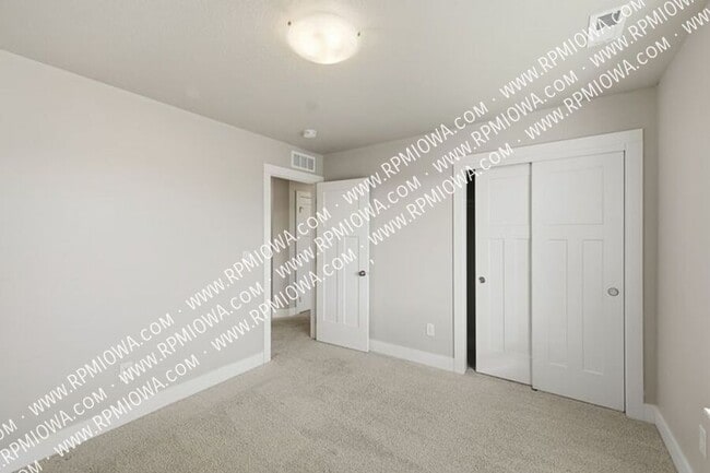 Building Photo - 818 Kingfisher Dr