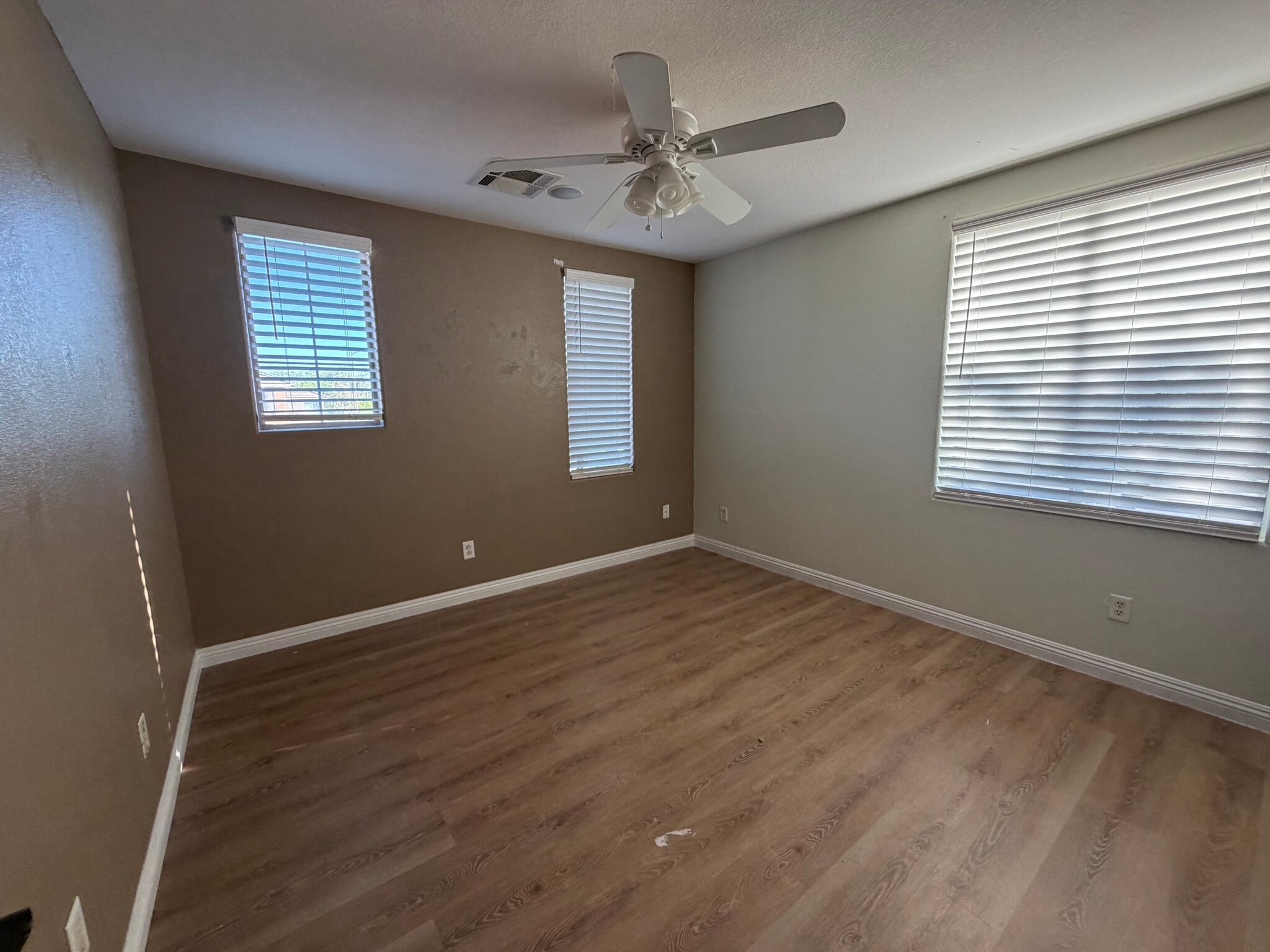 Building Photo - 9196 Grand Sunburst Ct