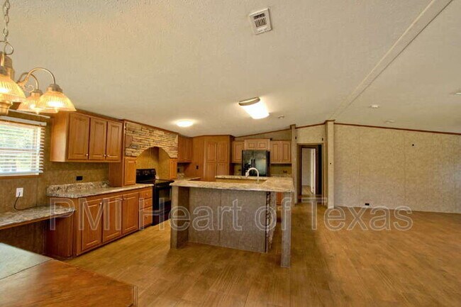 Building Photo - 631 Co Rd 270
