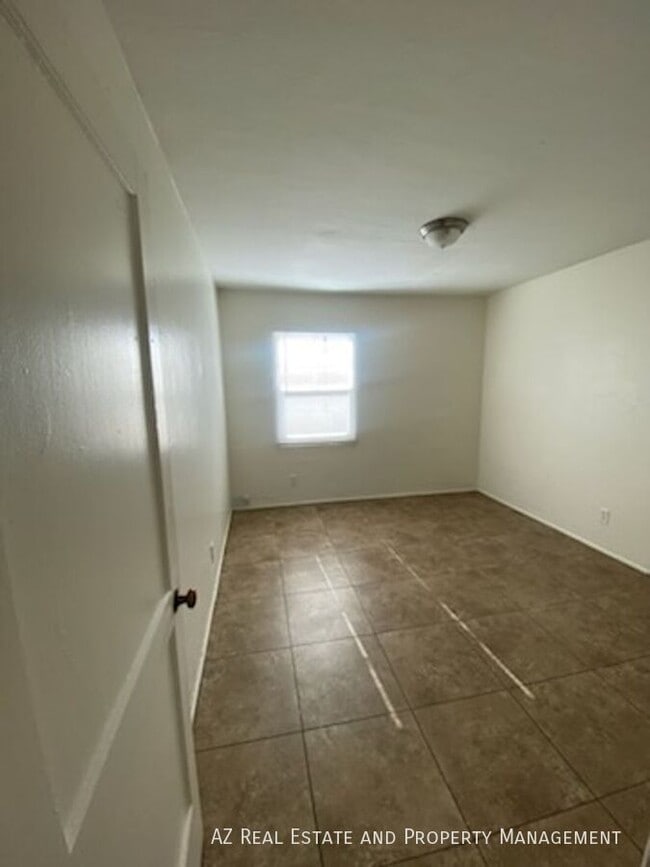 Building Photo - 1507 N 15th Ave