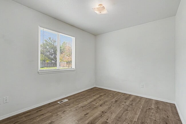 Building Photo - 2463 N Stone Pl