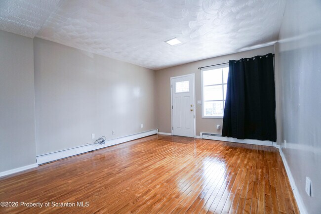 Building Photo - 1519 Meylert Ave