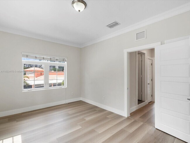 Building Photo - 2431 Biscayne Blvd