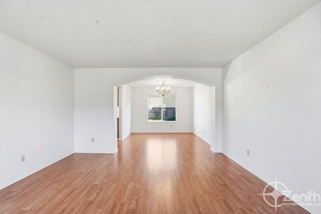 Building Photo - 16101 SE 18th St