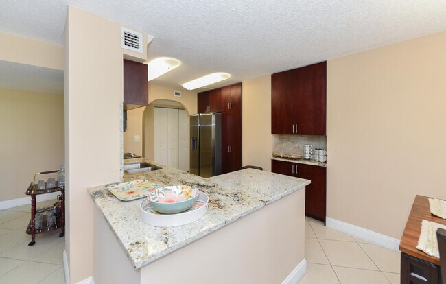 Building Photo - 4200 N Ocean Dr