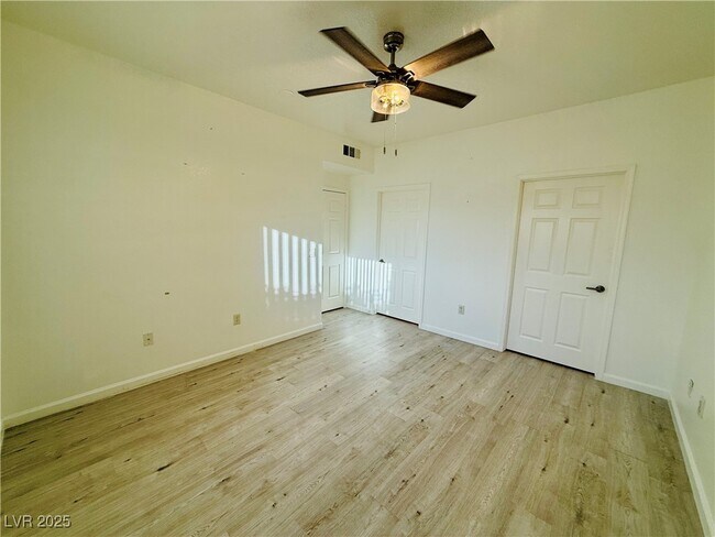 Building Photo - 1050 E Cactus Ave