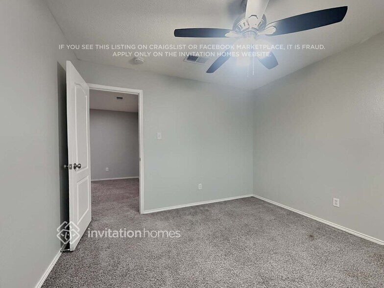 Building Photo - 828 Sansome Dr