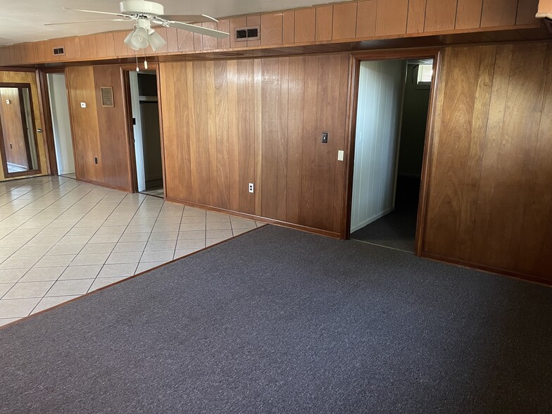 Building Photo - 407 W Stephen Foster Ave