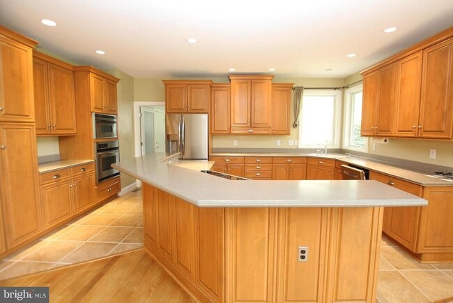 Building Photo - 3 Good Hope Ct