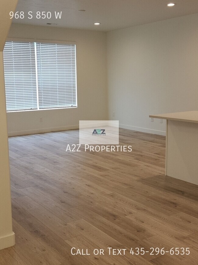 Building Photo - 968 S 850 W
