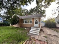 Building Photo - $950 - 2 bedroom/ 1 bathroom - Single Family Home *COMING SOON*