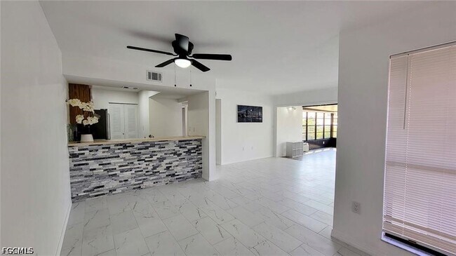 Building Photo - 1064 Villa Dr