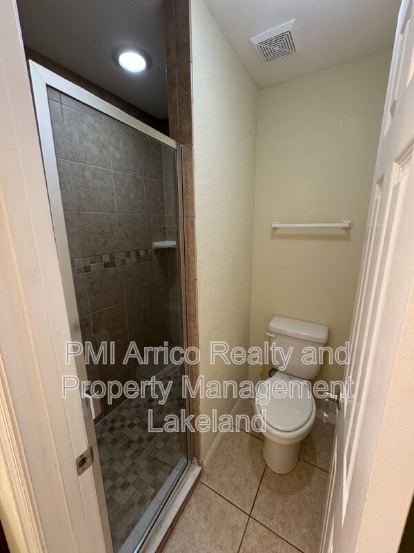 Building Photo - 972 Lake Lure Loop E