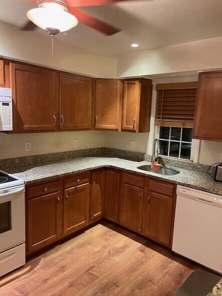 Building Photo - Oakhaven Acres