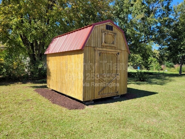 Building Photo - 111 Sunset Dr