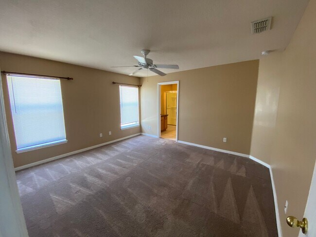 Building Photo - Pool Home for Rent