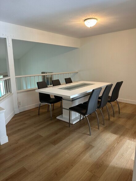 Building Photo - 3312 Caminito Eastbluff