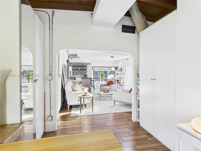 Building Photo - 1632 SW 28th Ave