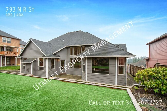 Building Photo - Beautiful 4BD Washougal home with 2 master...