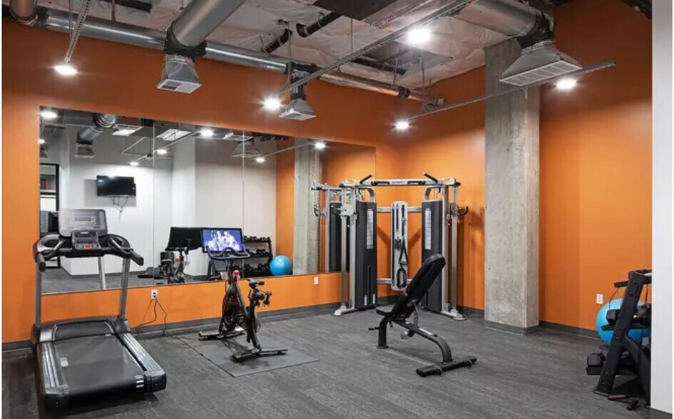 Building Photo - 5 W Roy St