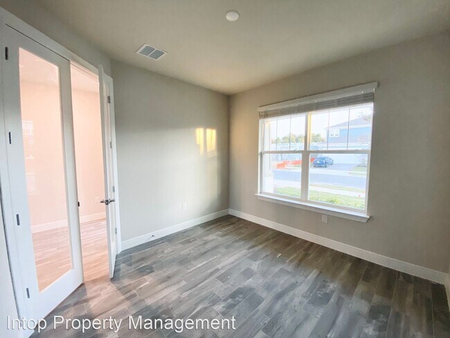 Building Photo - 4 br, 2.5 bath House - 4599 Gliding Wave St