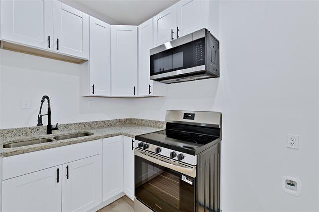 Building Photo - 211 Woodlawn Dr