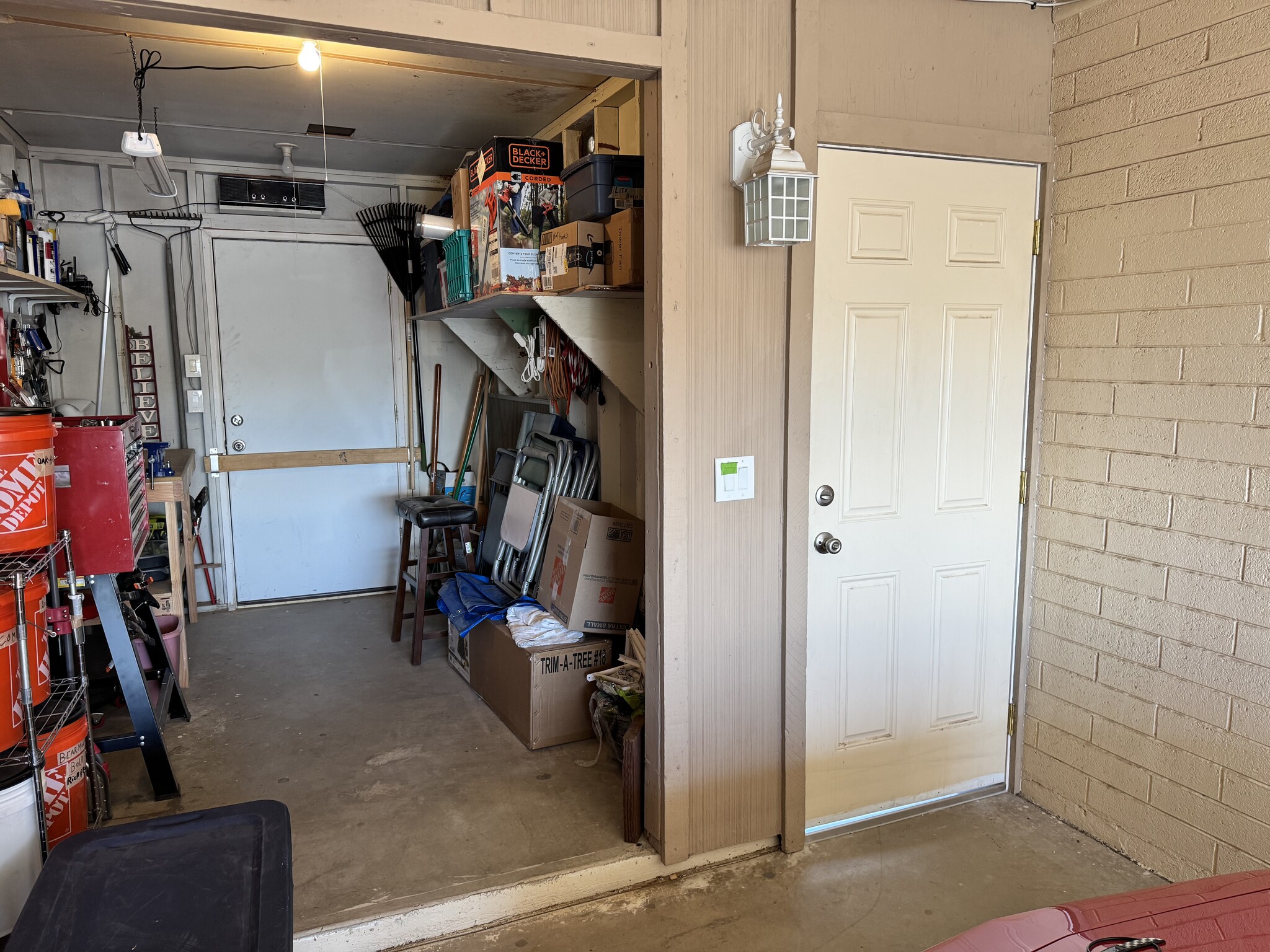 Workshop/golf cart space. - 11402 N 110th Dr