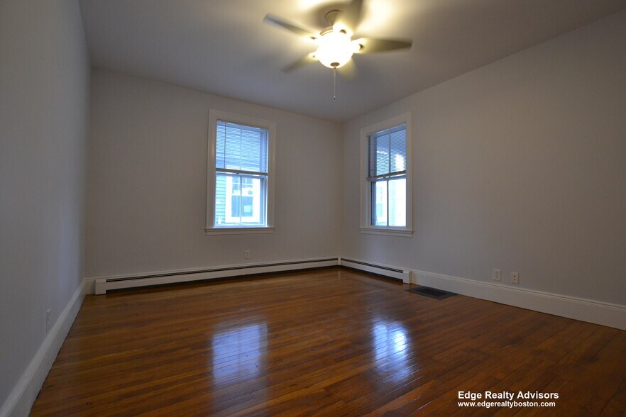 Building Photo - 47 Aldie St