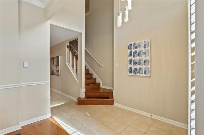 Building Photo - 1806 Paradise Ridge Dr