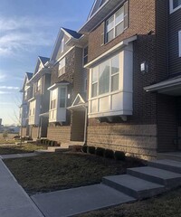 Building Photo - 350 Clark Dr
