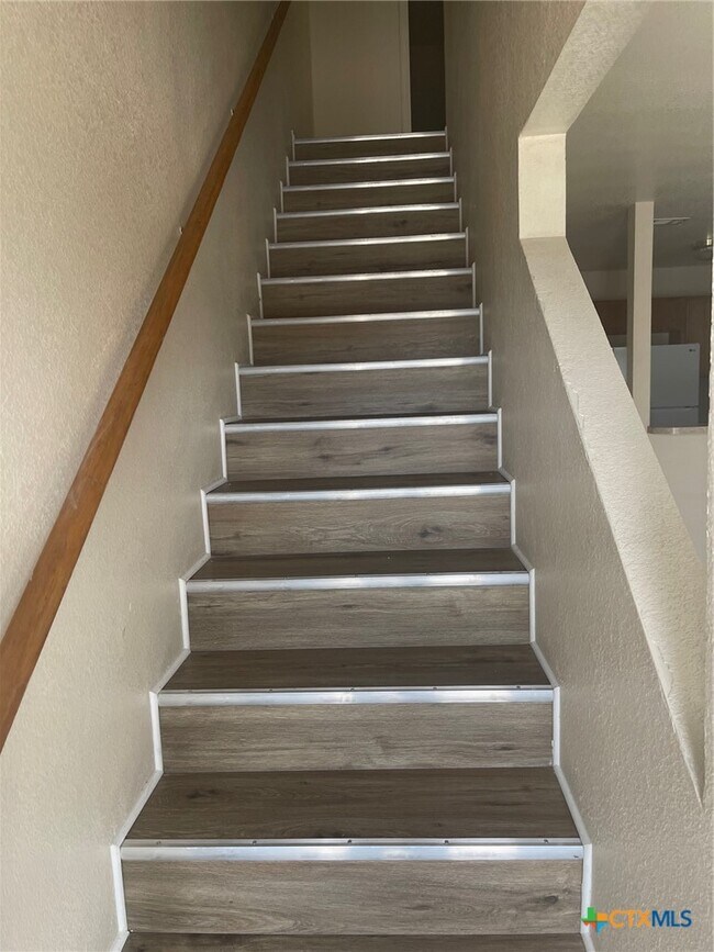 Building Photo - 2712 Vernice Loop