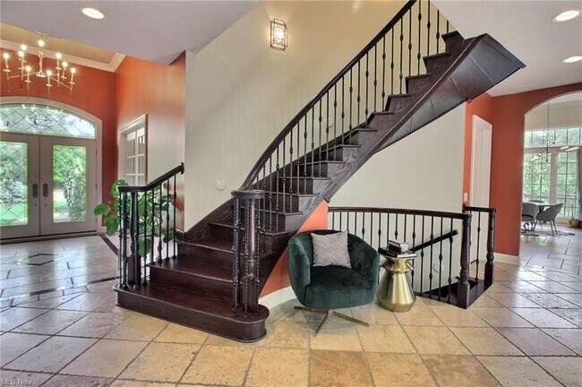 Building Photo - 40 Hamlet Ct