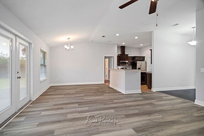 Building Photo - 6130 Autumn Pines Cir