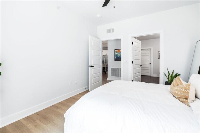 Building Photo - 3101 Govalle Ave