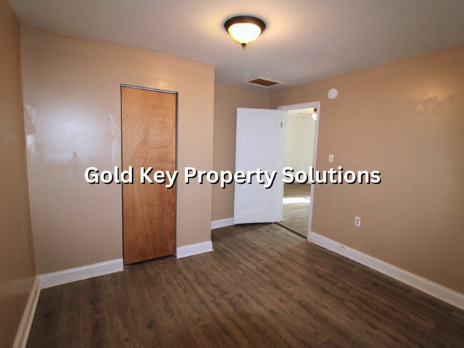 Building Photo - MUNCIE 3 BR 1 BA house with Fenced Backyar...