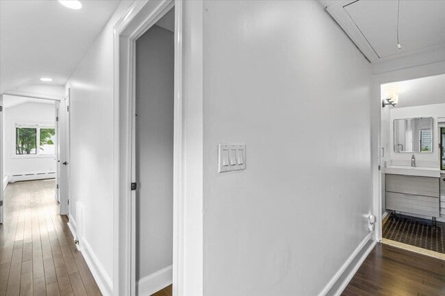 Building Photo - 46 Marino Ave